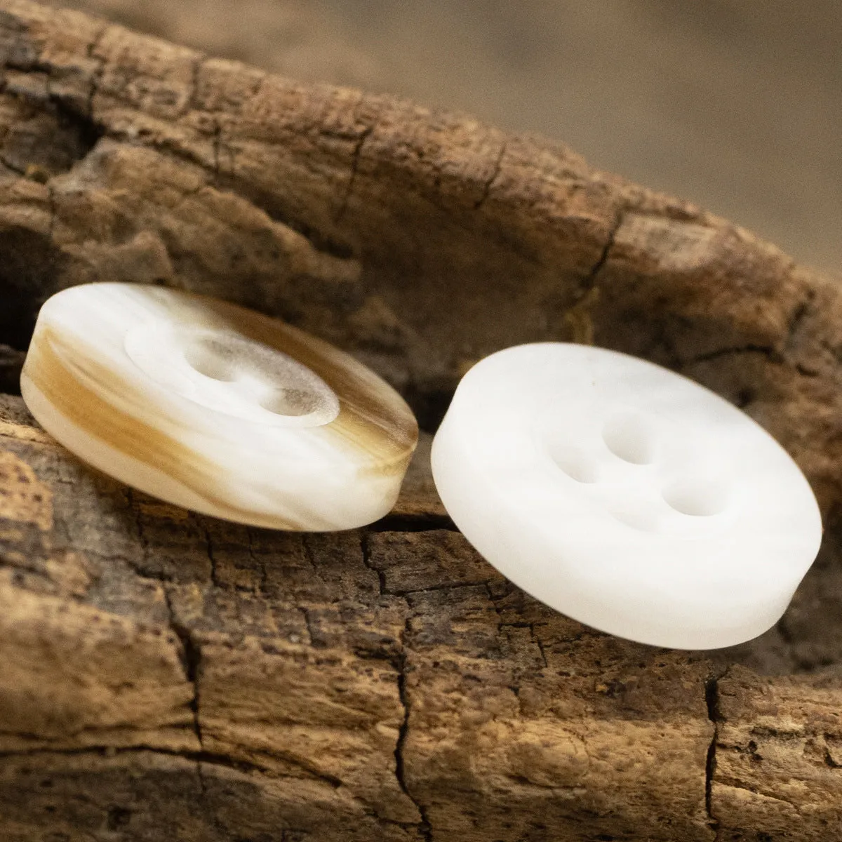 11.5MM Wide-Edged White Wood Grain Resin Buttons for Zen Clothing 50pcs
