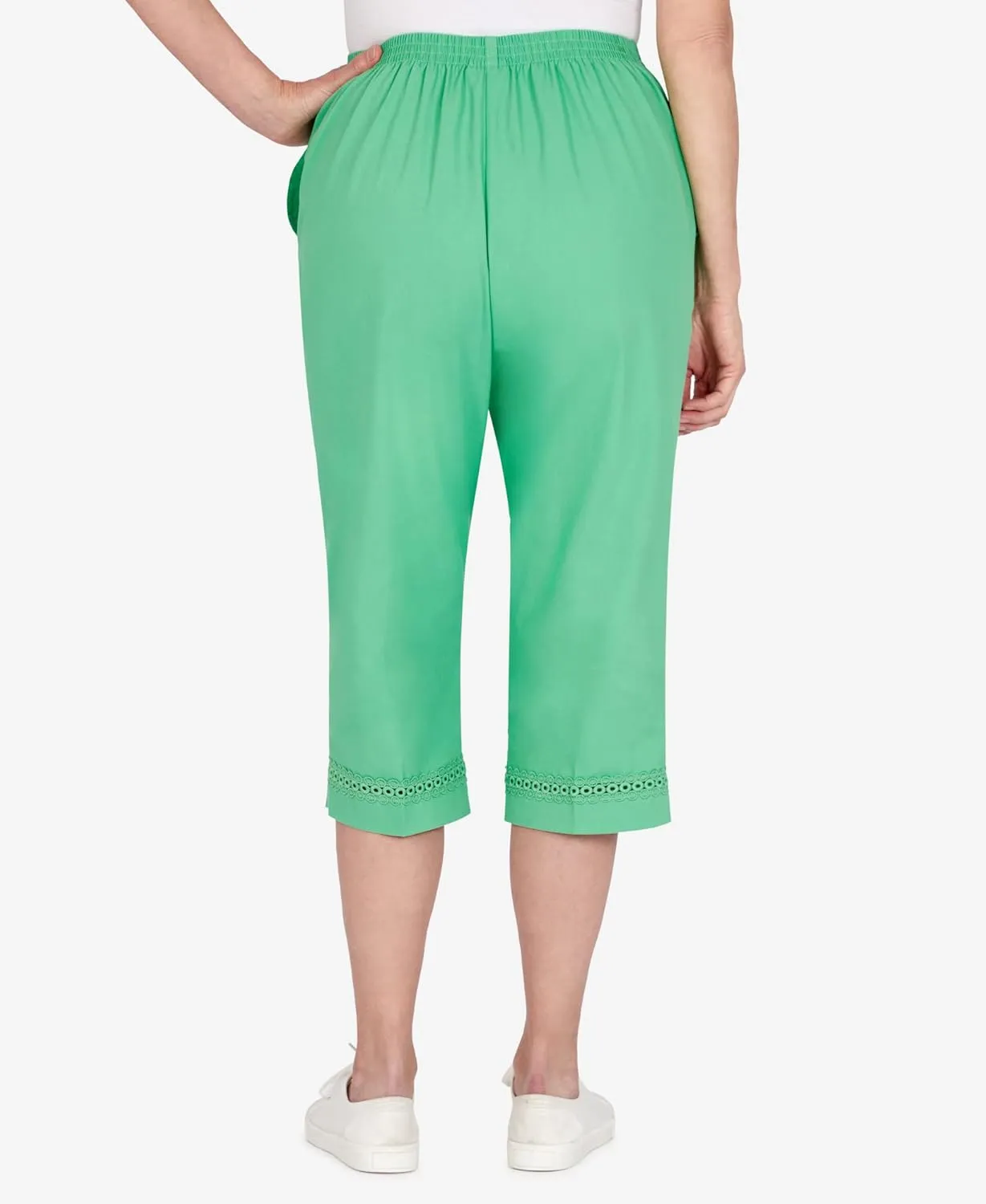 Alfred Dunner Women's Twill Regular Fit Capri