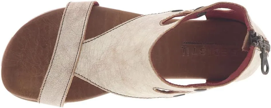 Bed:Stu Soto Women's Sandal