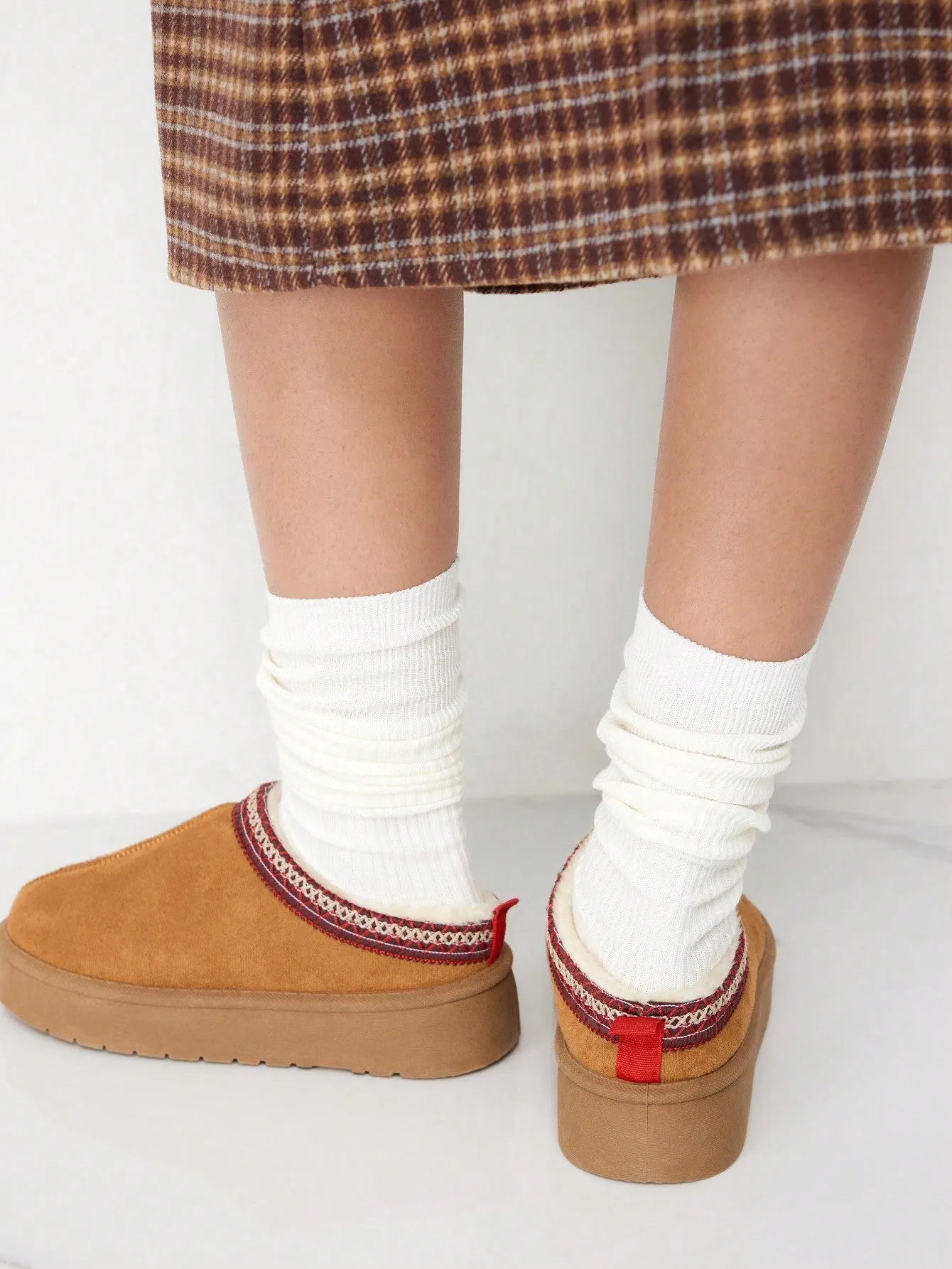 Chic Suede Platform Mule Flats – Elevate Your Style with Effortless Comfort!
