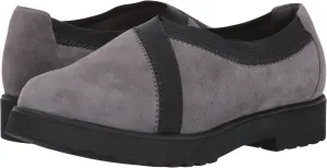 Clarks Women's Bellevue Cedar Slip-On Loafer