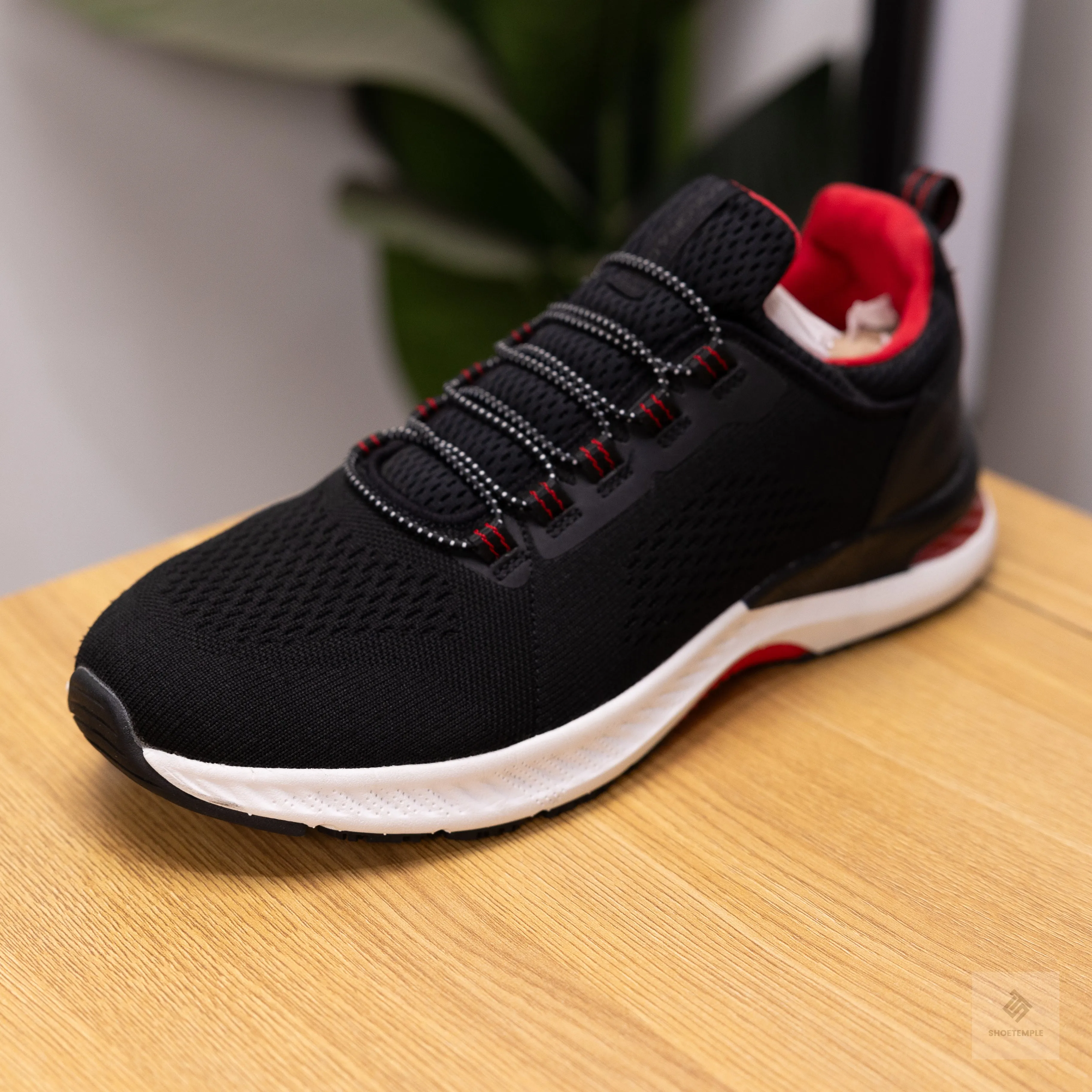 Colorado Mesh Sneaker