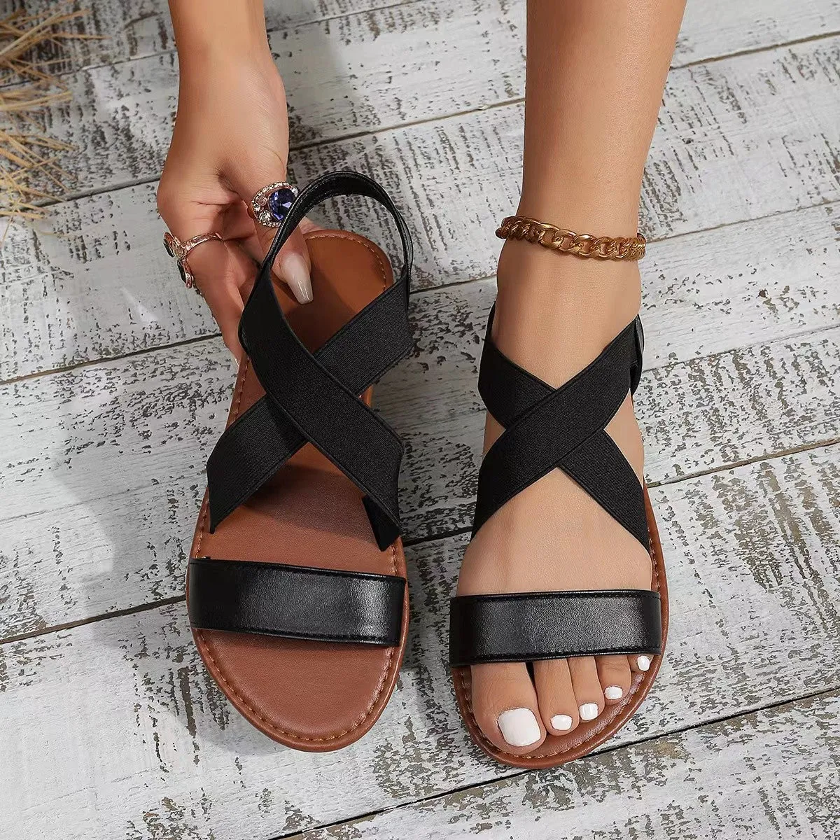 Crisscross elastic flat sandals