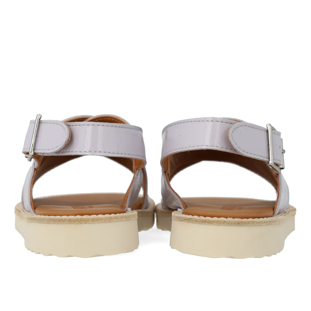 Cross sandal with buckle closure