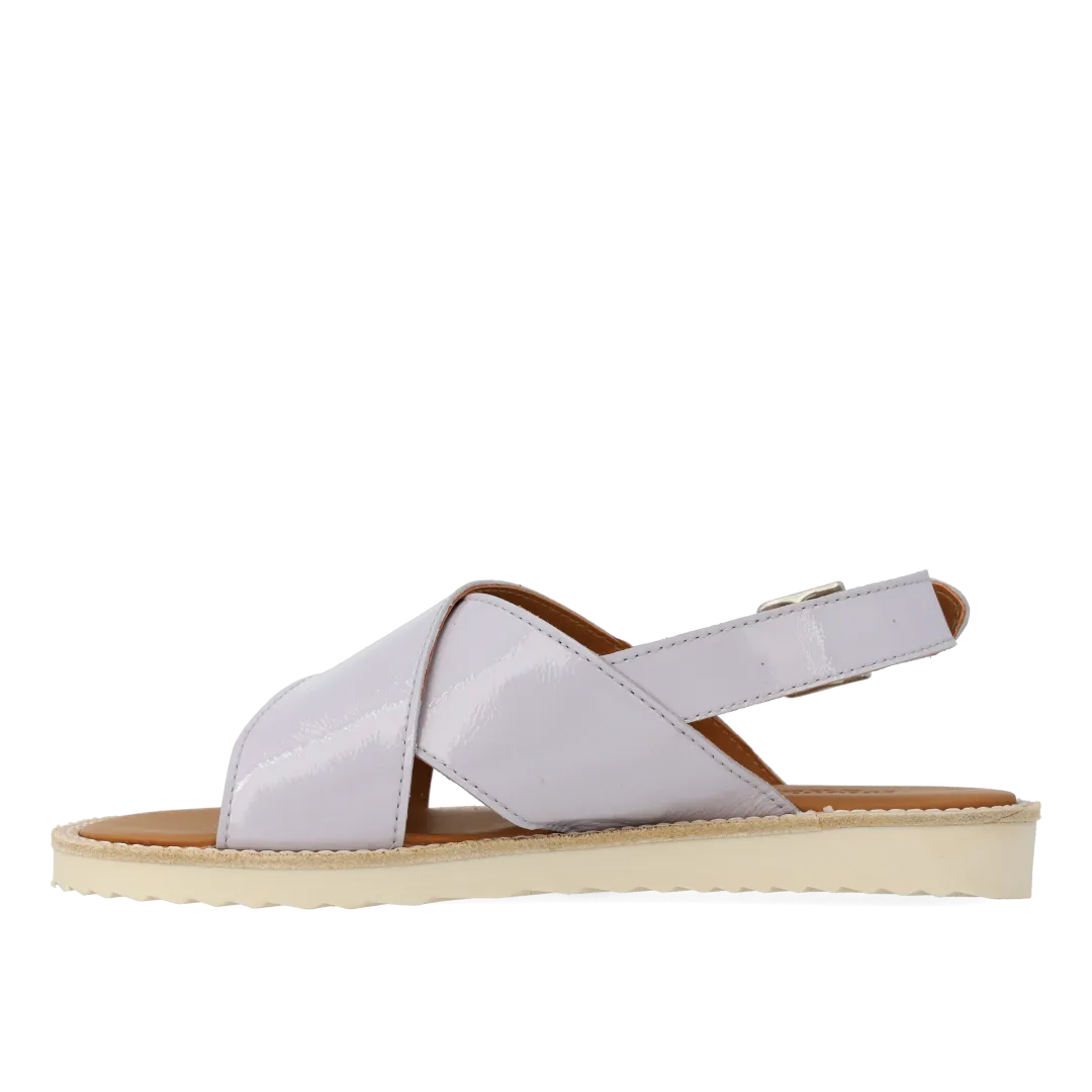 Cross sandal with buckle closure