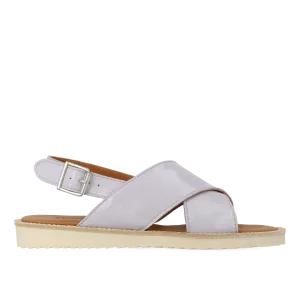 Cross sandal with buckle closure