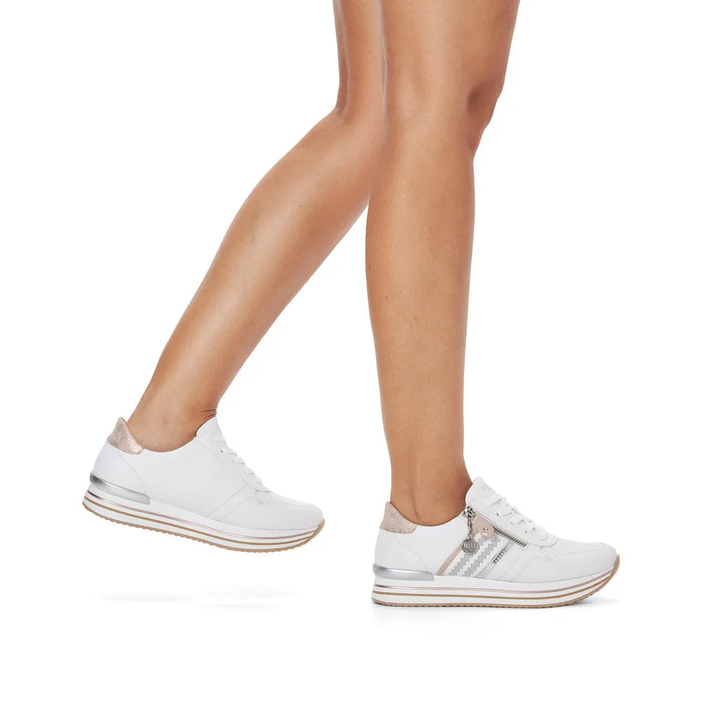 D1318 White Sneakers