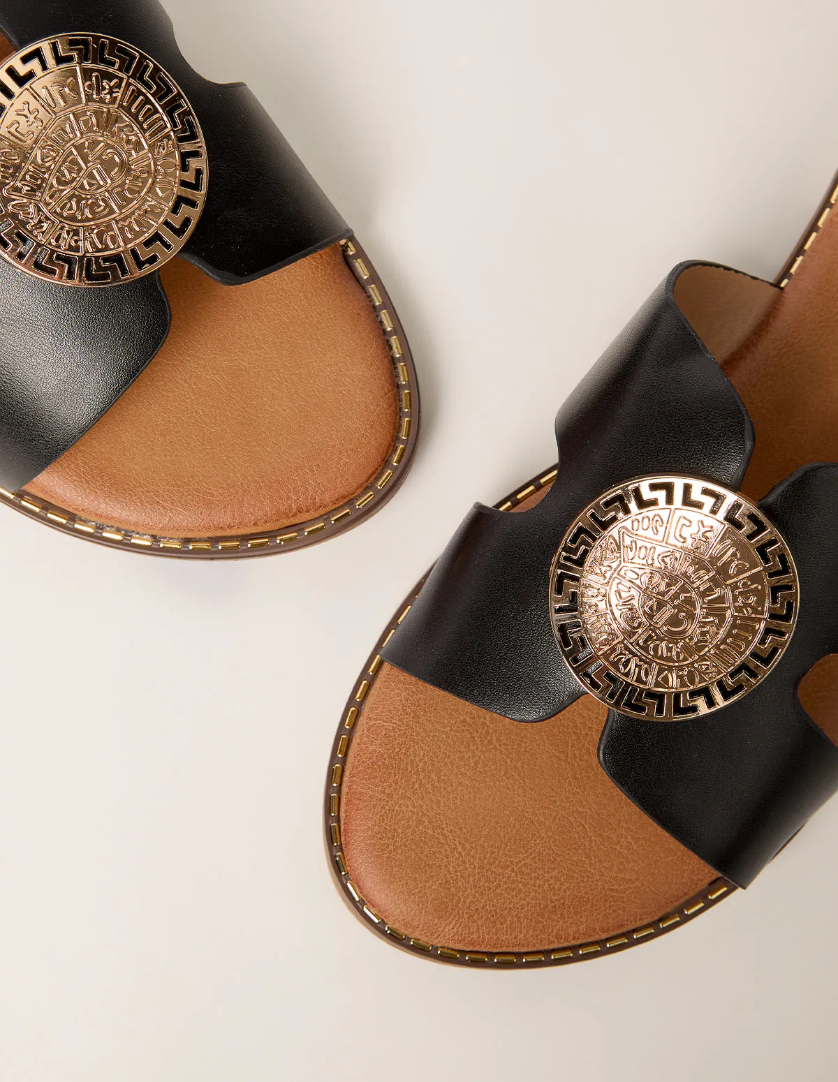 Don't miss out Hot item Front Gold Circle Sandals