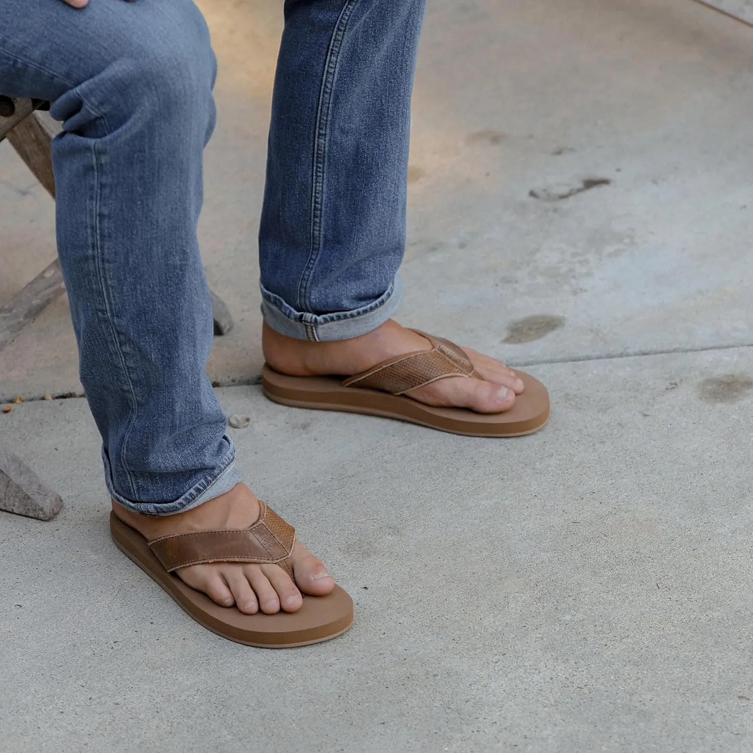 Flojos Cole Genuine Leather Perforated Strap Mens Sandal