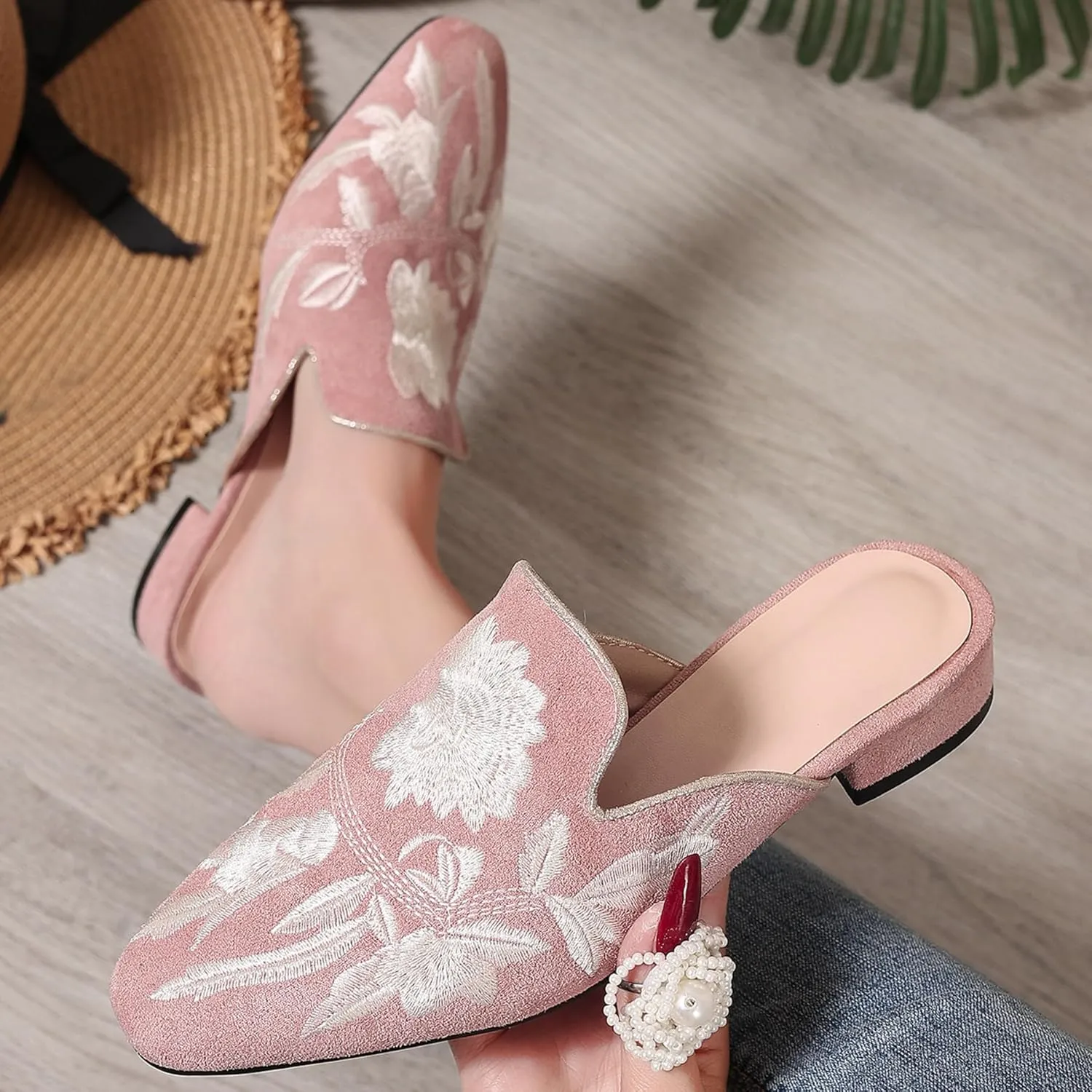 Gicoiz Women Closed Toe Slippers Low Block Heel Mule Sandals