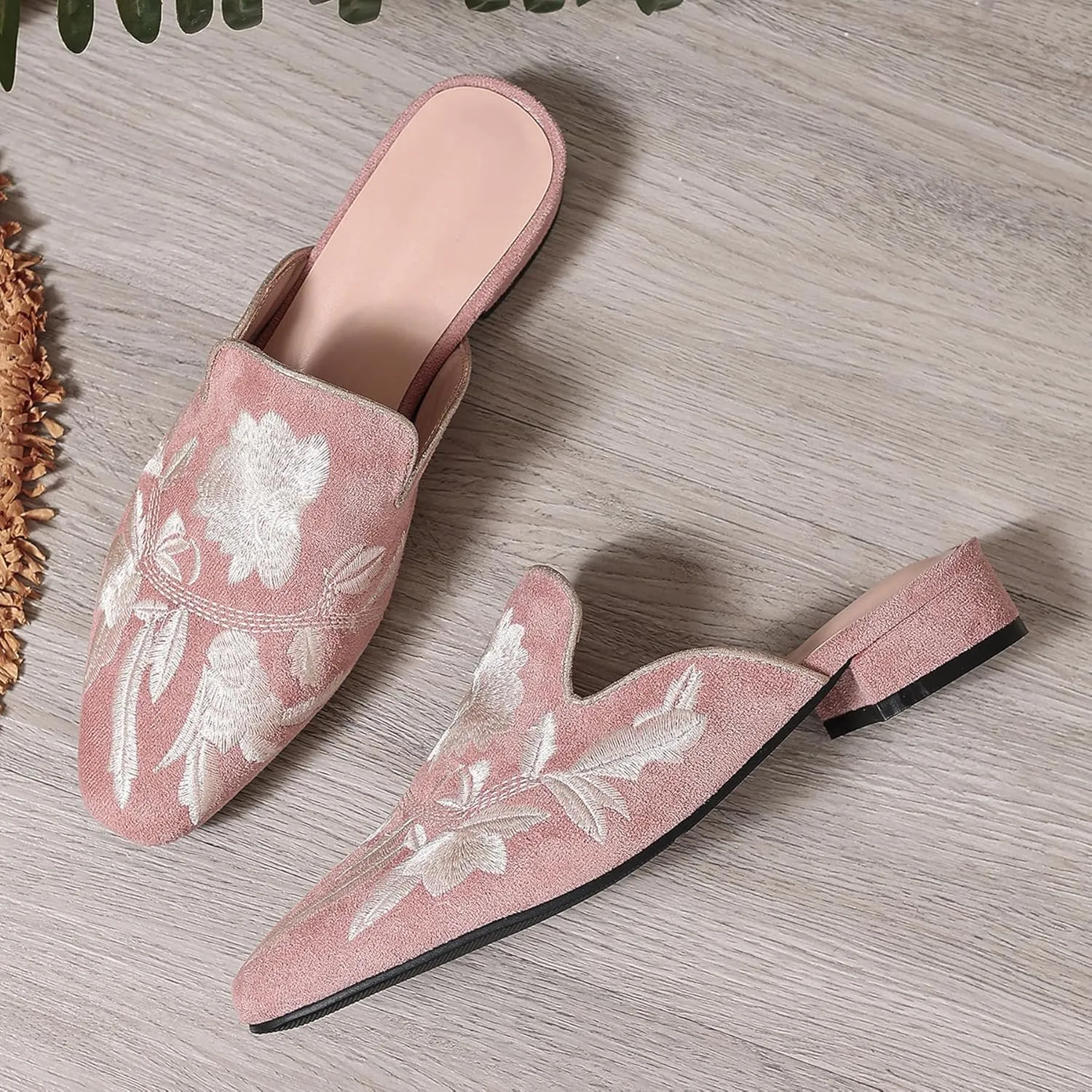 Gicoiz Women Closed Toe Slippers Low Block Heel Mule Sandals