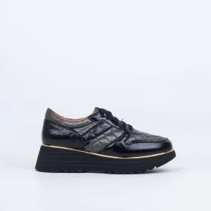 Helena Sneaker