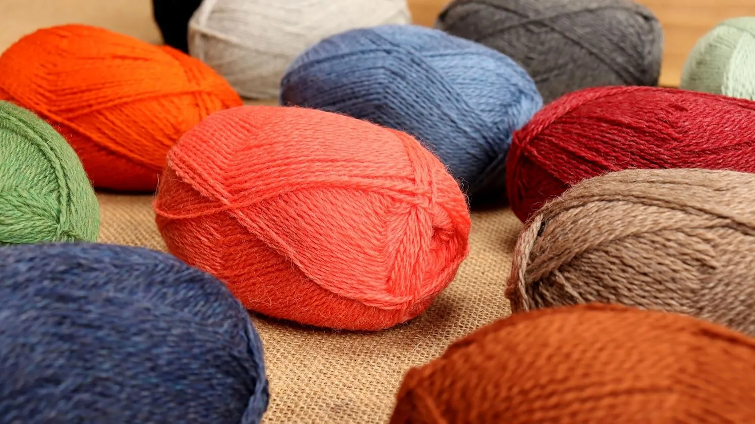 Highland Haven - 100% Highland Wool Yarn Set of 3 Skeins (150 Grams) Fingering Weight - Sourced Directly from Peru - Heavenly Soft and Perfect for Knitting and Crocheting (Fingering, Ivory)