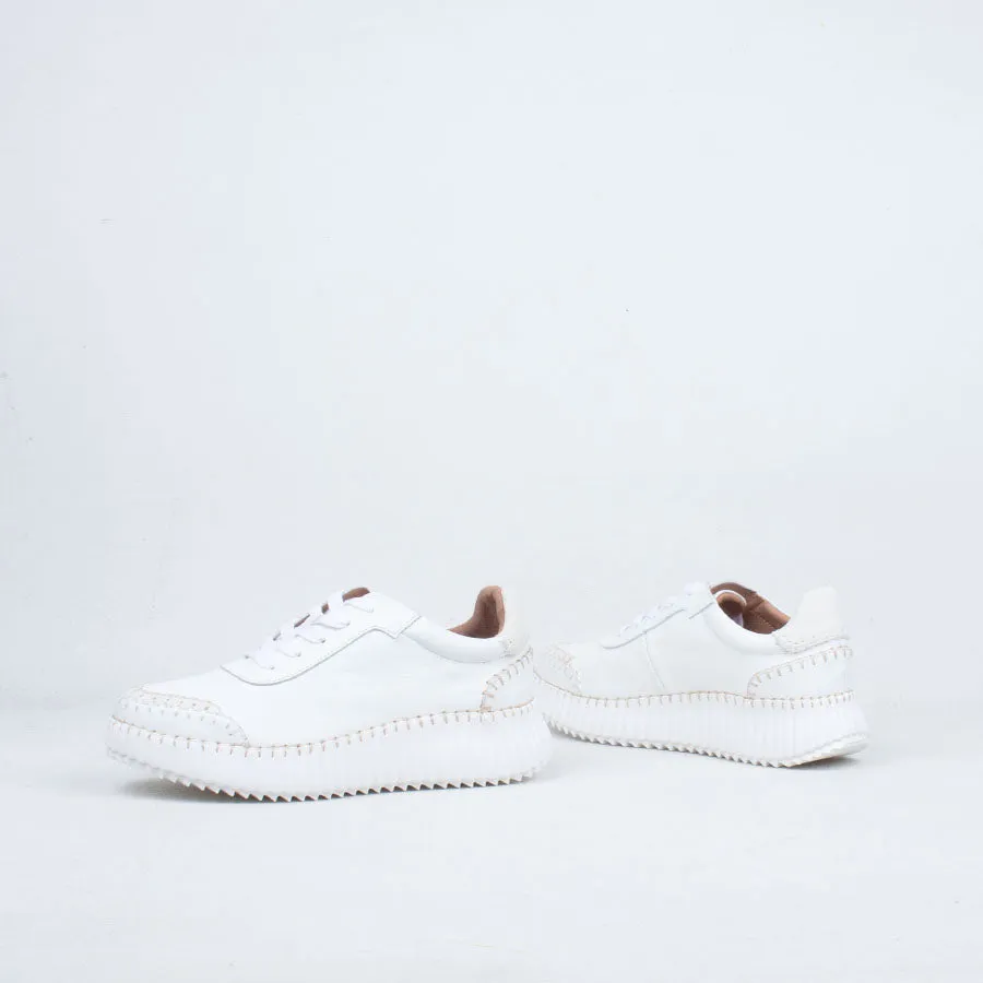 Rizz Sneaker