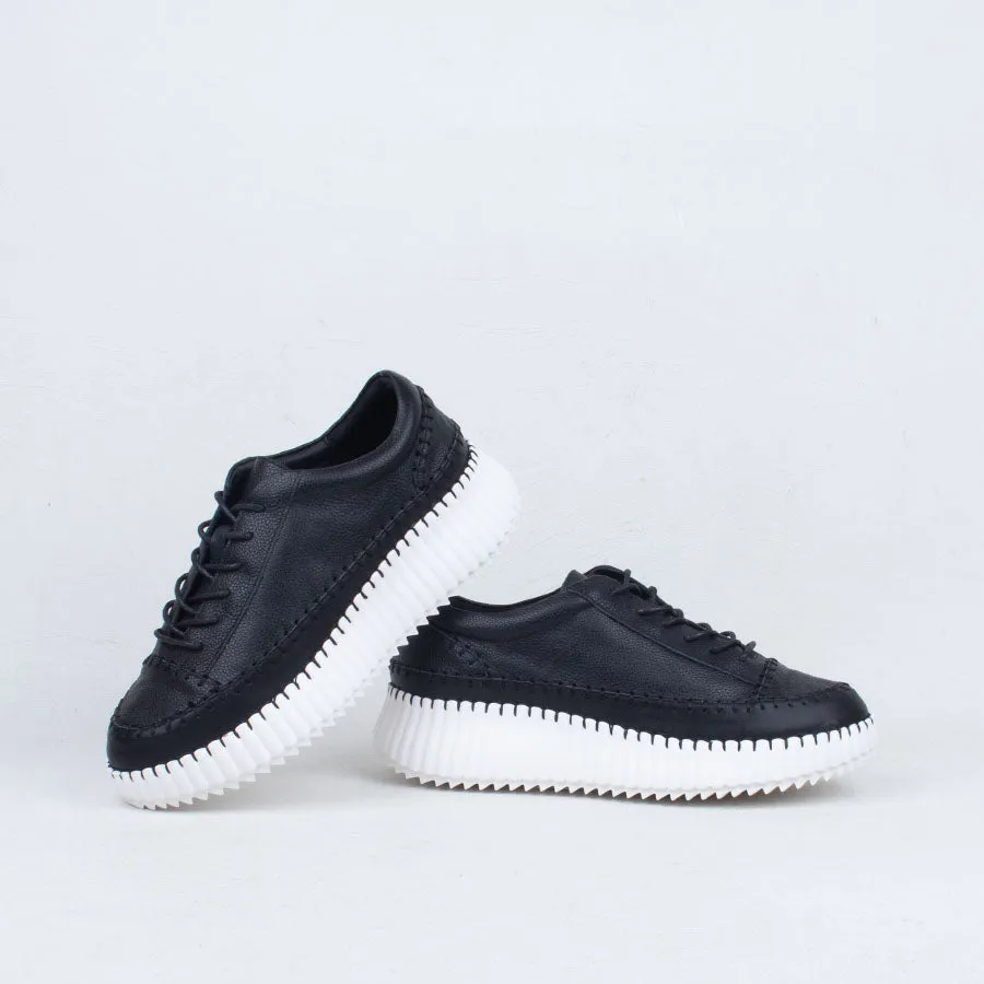 Rizzo Sneaker