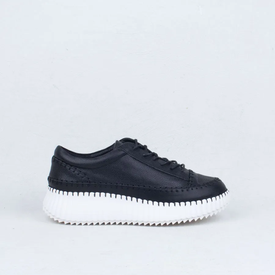 Rizzo Sneaker