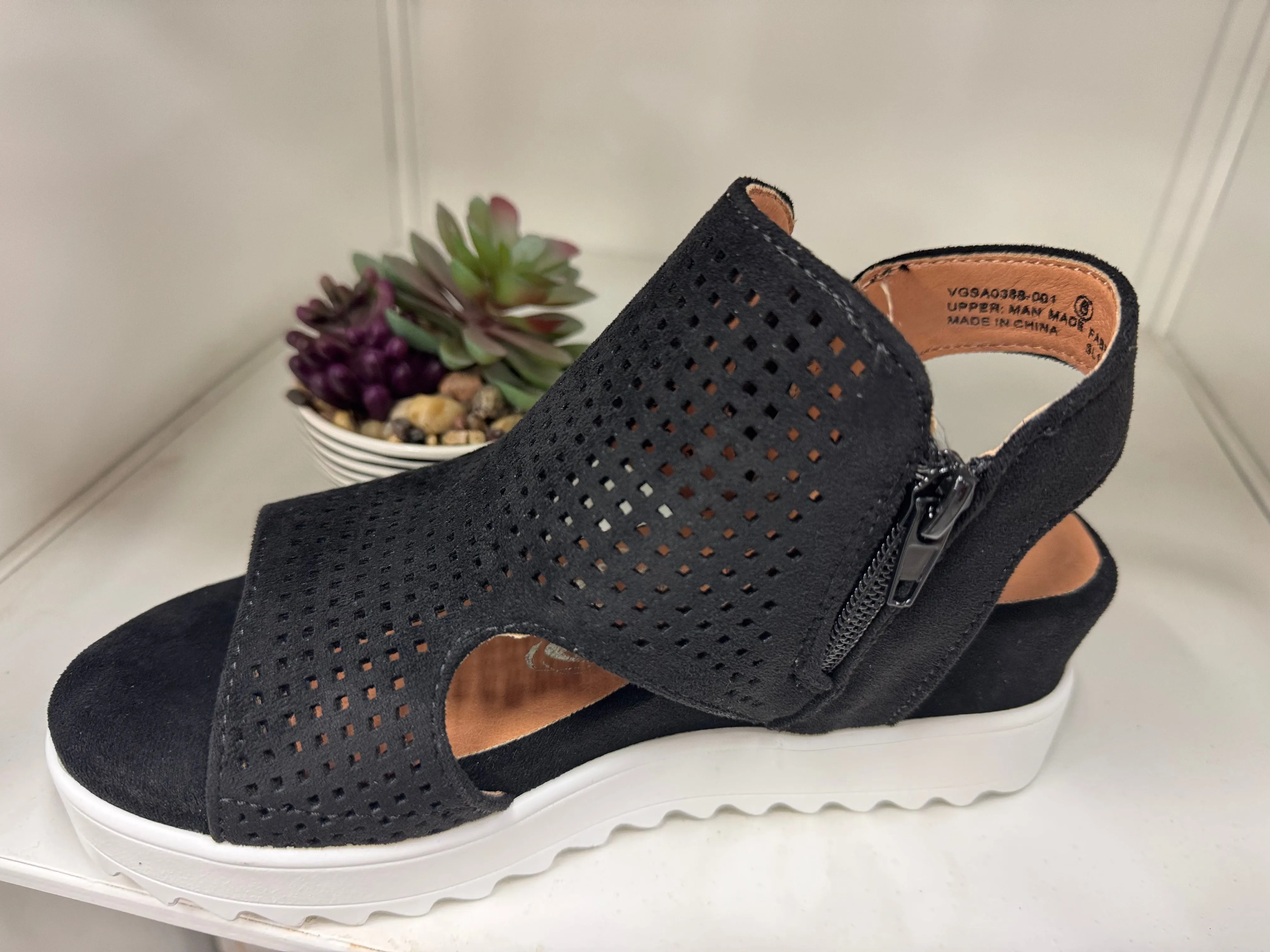 Very G Amy Black Platform Sandal